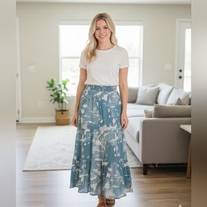Ivy Textured Tiered Flowy Skirt Tie Dye Cloud Print XS